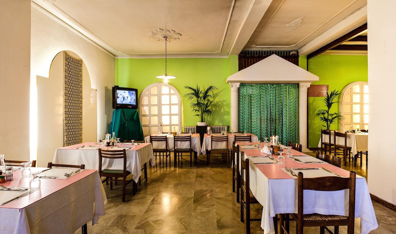 Hotel Villarosa Con Vespa Rent Сарок Екстериор снимка